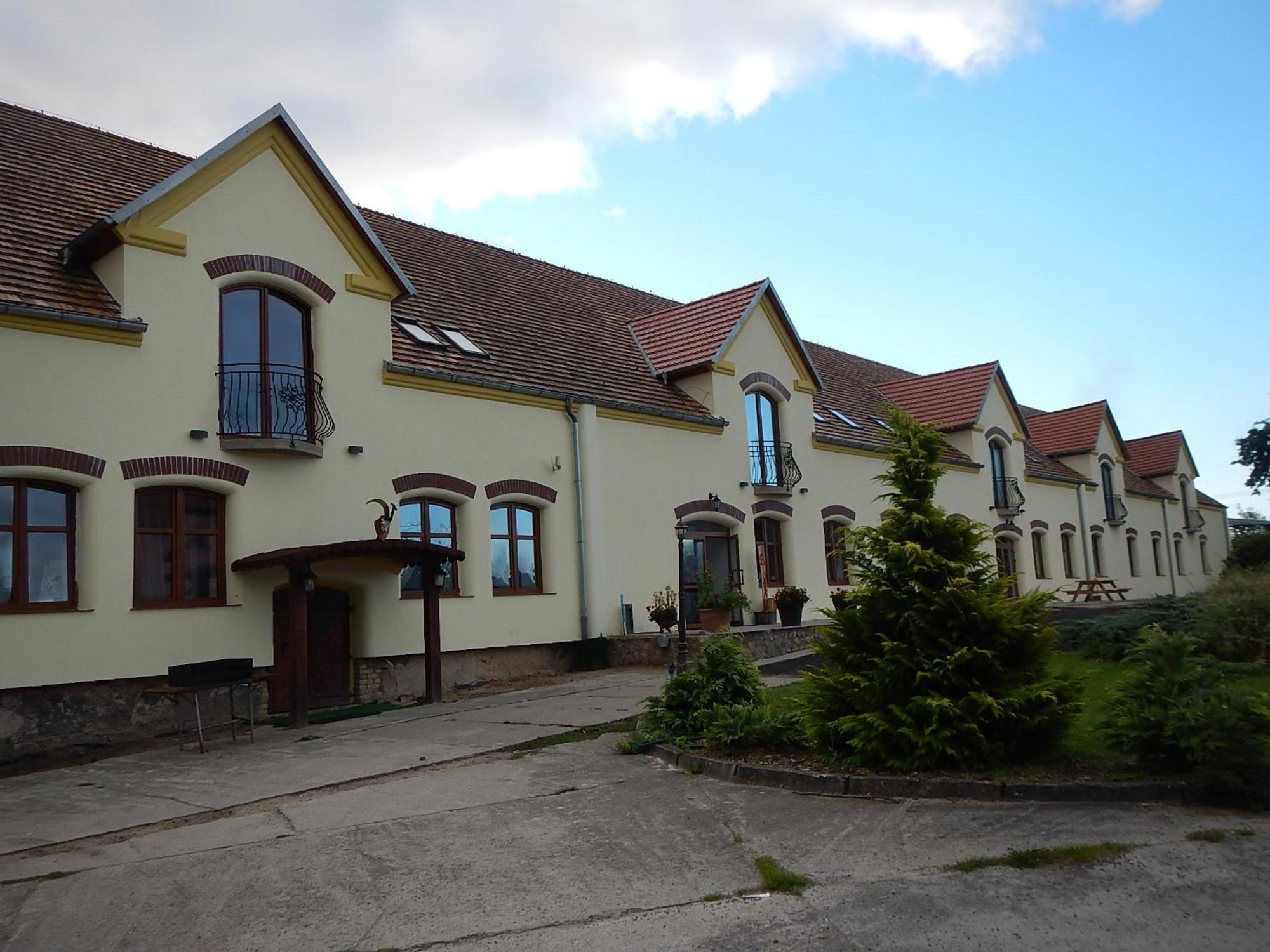 Agroturystyka Maya Hotel Miedzyrzecz Exterior photo