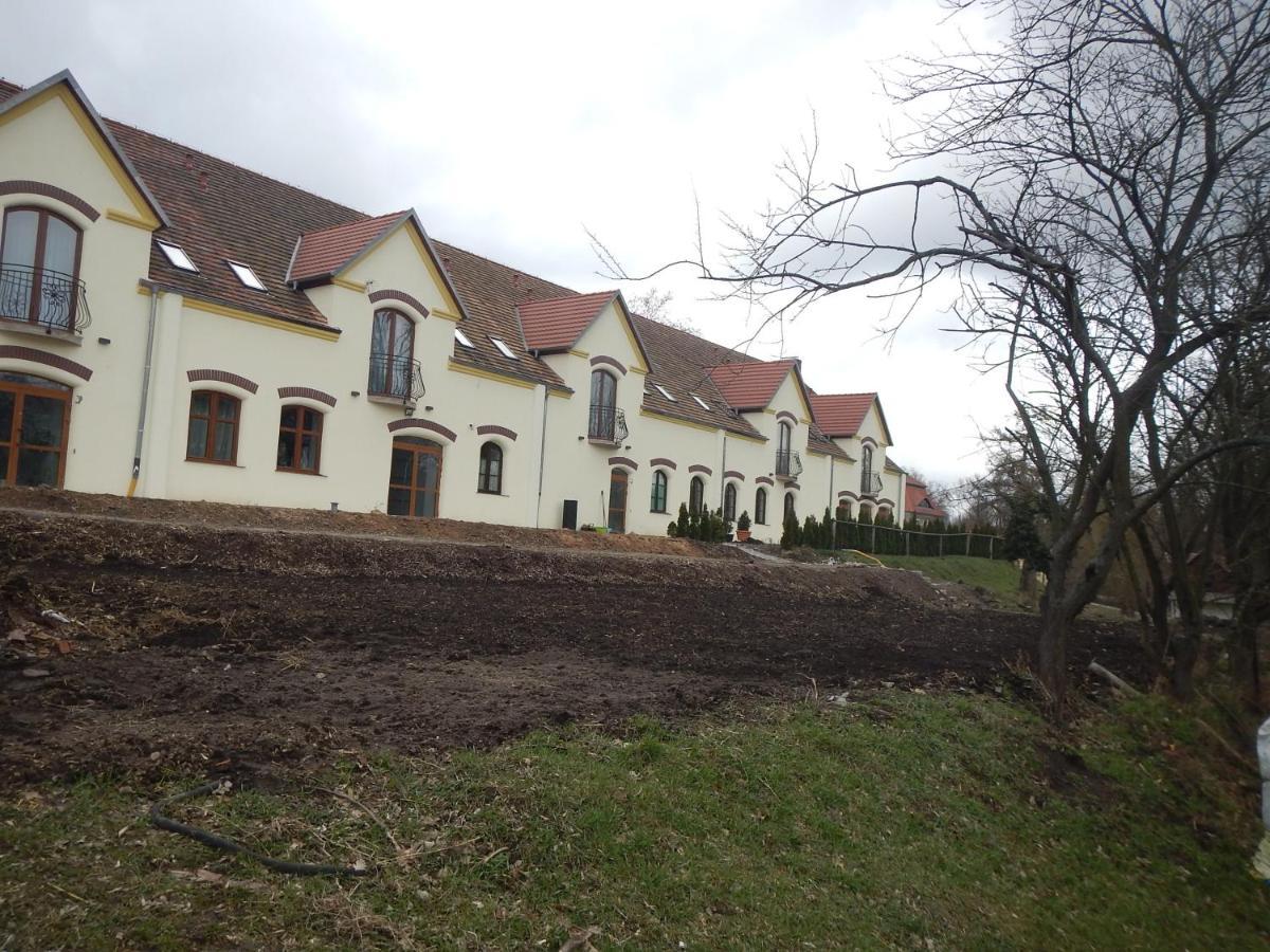 Agroturystyka Maya Hotel Miedzyrzecz Exterior photo